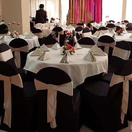 Grand Riverine Bed & Breakfast Kotugoda ภายนอก รูปภาพ
