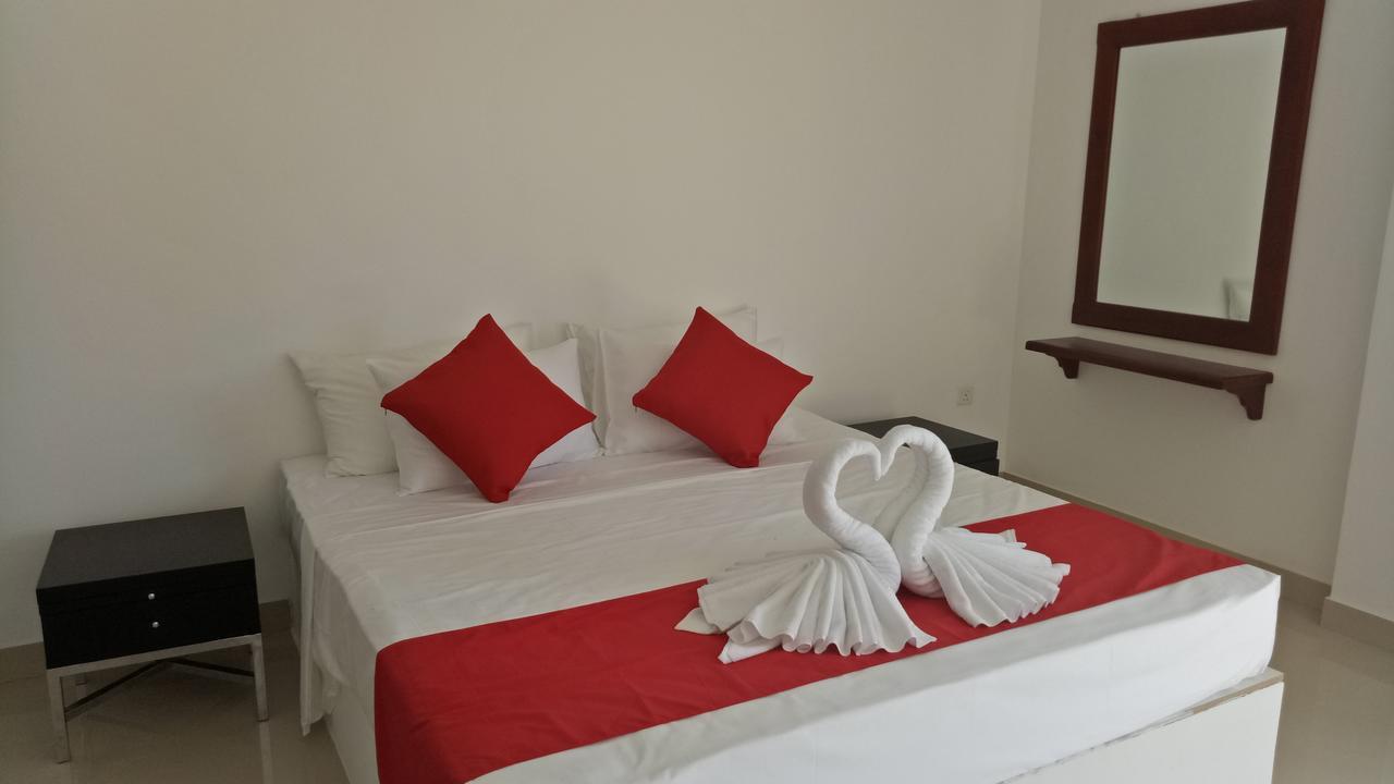 Grand Riverine Bed & Breakfast Kotugoda ภายนอก รูปภาพ