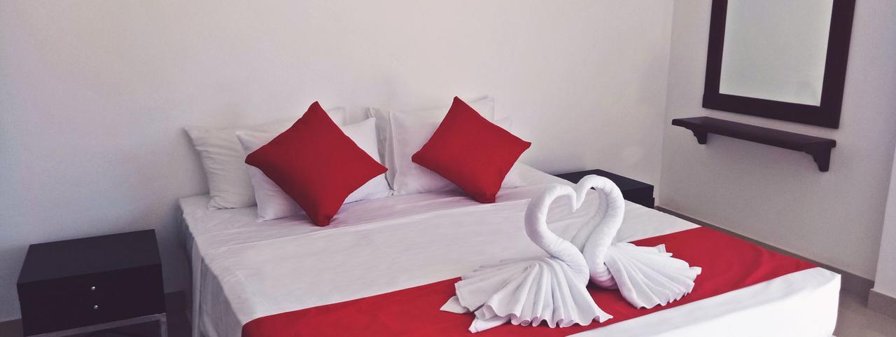 Grand Riverine Bed & Breakfast Kotugoda ภายนอก รูปภาพ