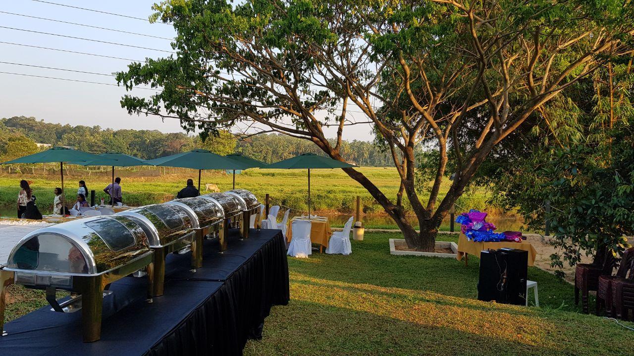 Grand Riverine Bed & Breakfast Kotugoda ภายนอก รูปภาพ